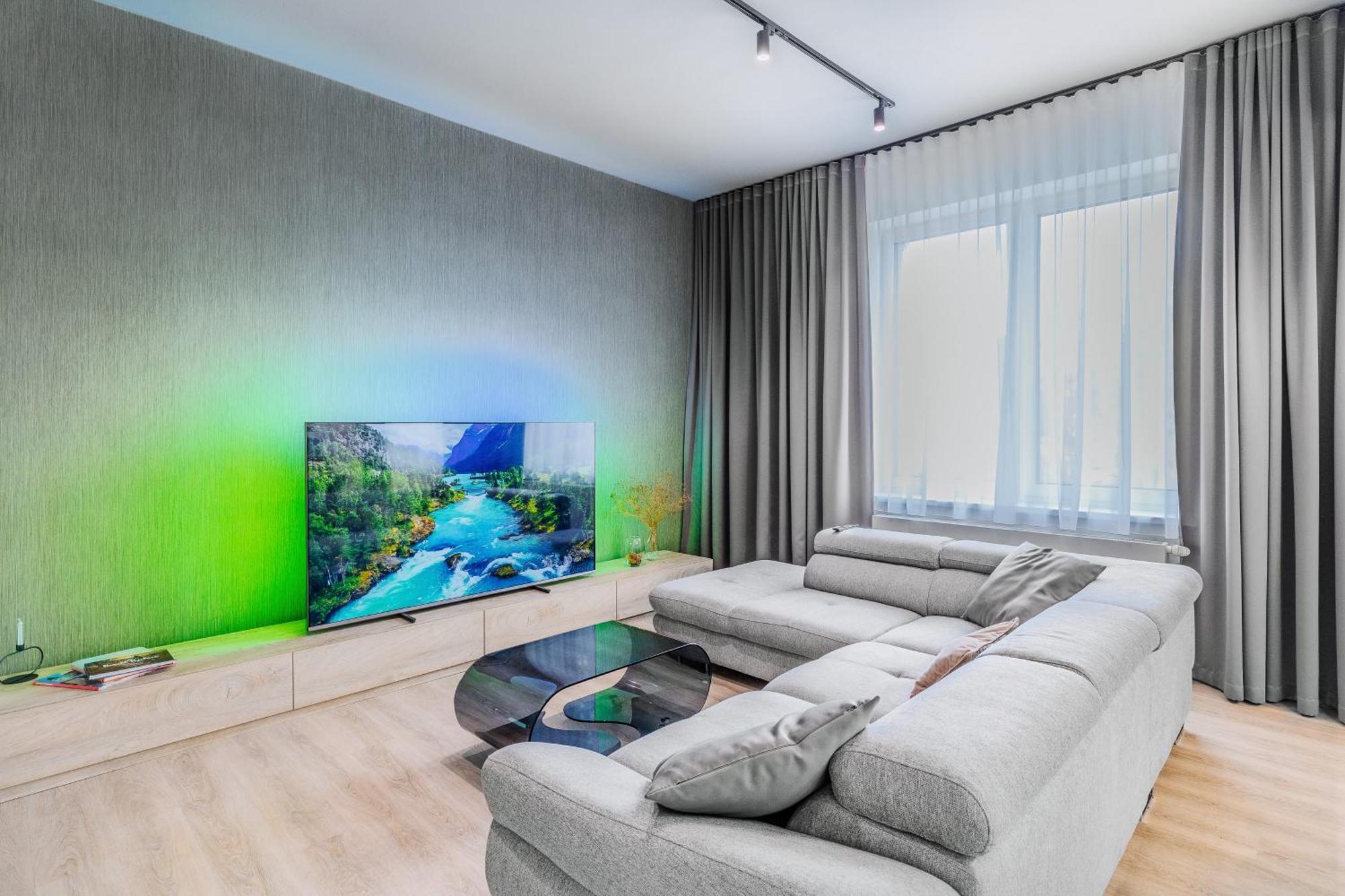 Chalupku - Luxurious Apartment 70M2 In Direct Centrum With Parking Included, Air-Conditioned, Balcony, Quiet Sleep, Best In Town Банска бистрица Екстериор снимка