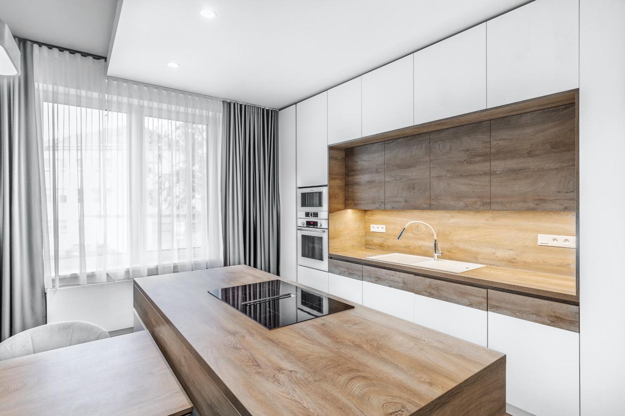 Chalupku - Luxurious Apartment 70M2 In Direct Centrum With Parking Included, Air-Conditioned, Balcony, Quiet Sleep, Best In Town Банска бистрица Екстериор снимка